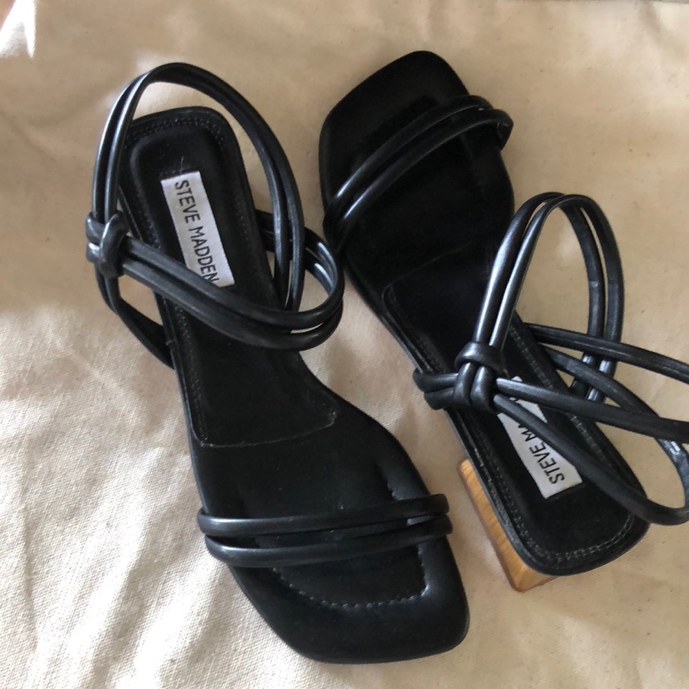 Strappy black Steve Madden sandals, Sz 6.5
